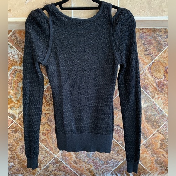 Bebe Black Cut Out Shoulder Long Sleeve Sweater with Silver Metallic Yarn Size M - Picture 2 of 10